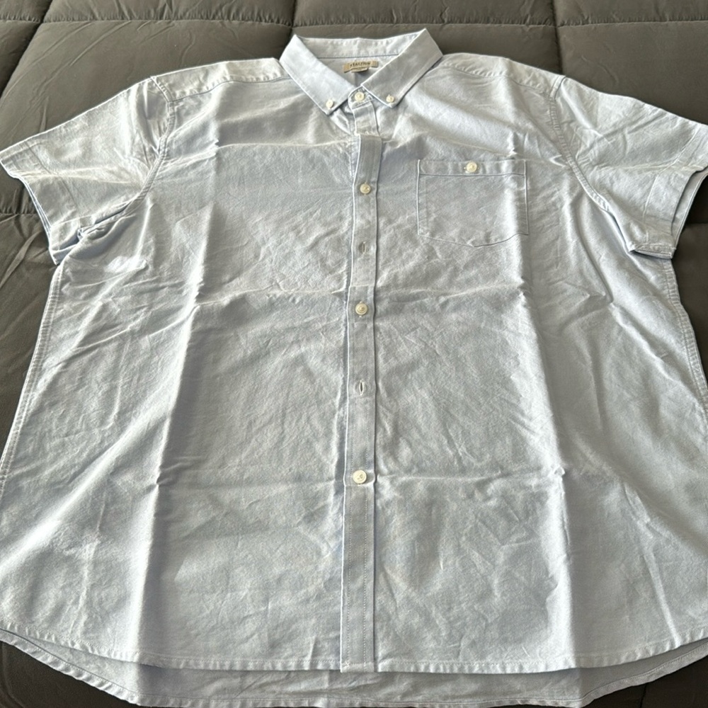 ( New without tags ) Men’s short sleeve button down shirt
